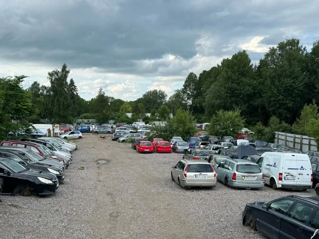 Östansjö Bilskrot – bilskrotgård med bilar